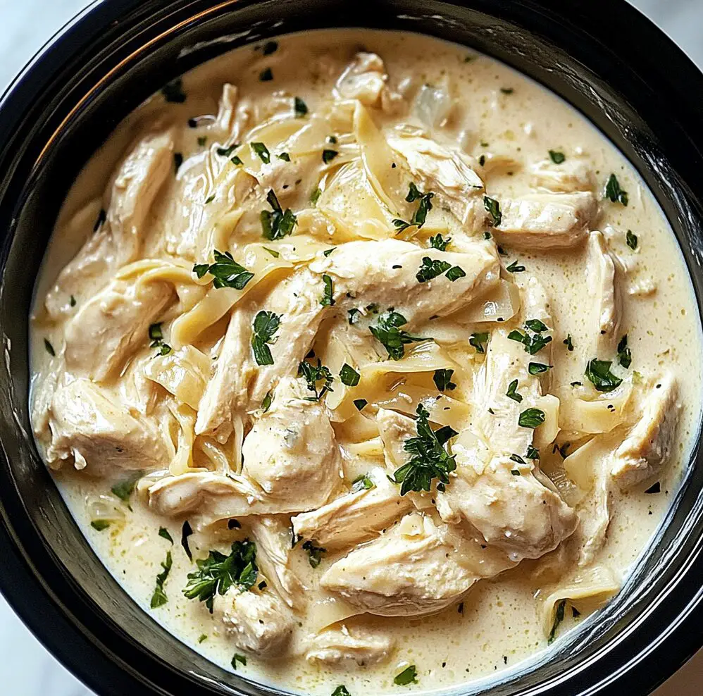 Keto Crockpot Chicken Alfredo